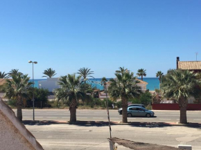 Flat with sea views 200m from the beach